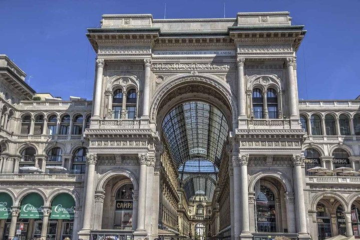 Private Transfer: Milan Airport MXP to Lake Como by Luxury Van