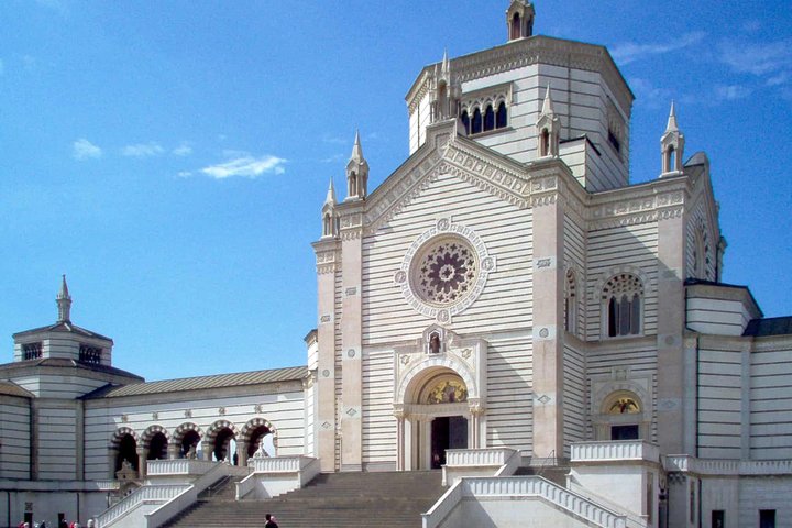 Private Transfer: Milan Airport MXP to Lake Como by Luxury Van