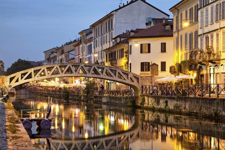 Private Transfer: Milan Airport MXP to Lake Como by Luxury Van