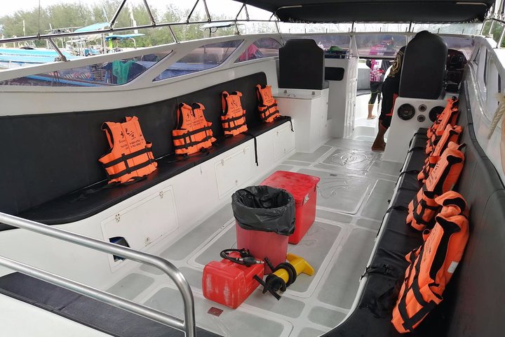 Full-Day Phi Phi Islands Tour with Lunch from Krabi