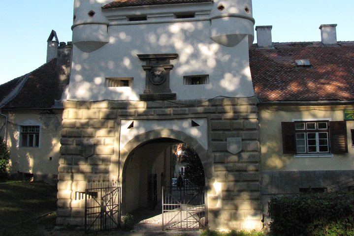 Day Tour to Brasov and Bran