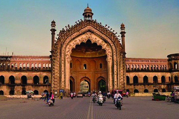 5-Hour Lucknow Sightseeing Tour with Hotel Pickup