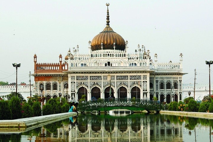 5-Hour Lucknow Sightseeing Tour with Hotel Pickup