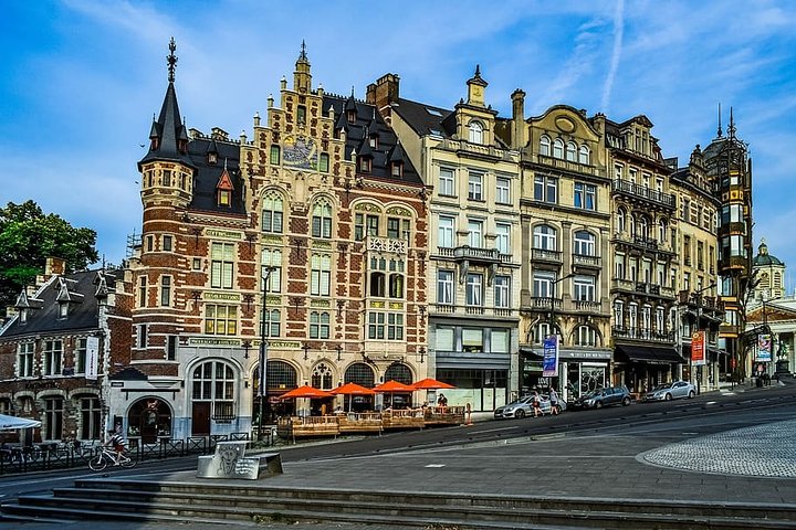 Private Transfer: Brussels Airport BRU to Brussels by Luxury Van