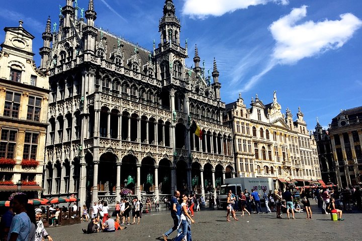 Private Transfer: Brussels Airport BRU to Brussels by Luxury Van