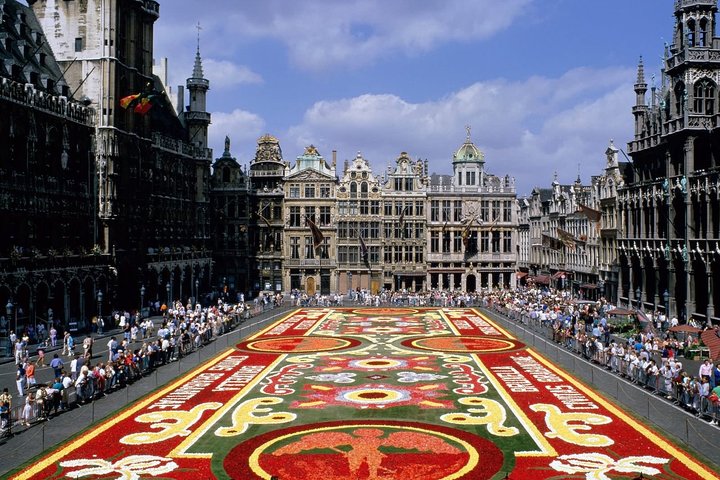 Private Transfer: Brussels Airport BRU to Brussels by Luxury Van