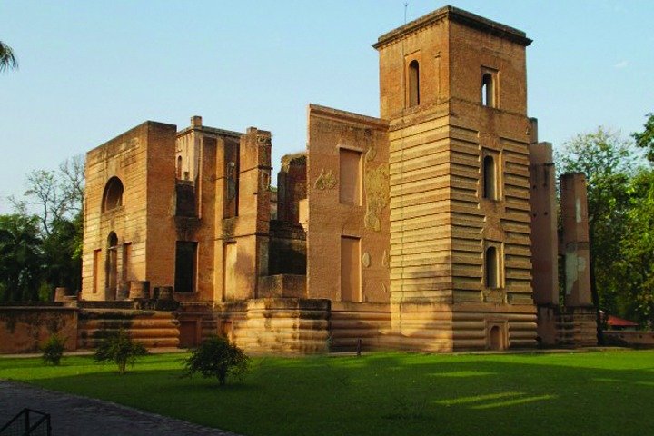 5-Hour Lucknow Sightseeing Tour with Hotel Pickup