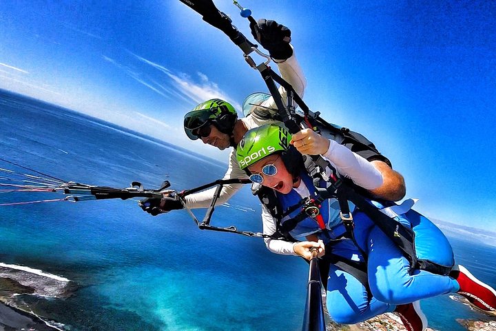 Bronze Tandem Paragliding Flight in South Tenerife with Pick-up