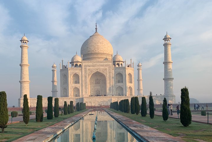 Private Taj Mahal Sunrise and Agra Fort Skip the Line Tour