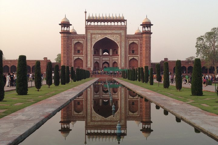 Private Taj Mahal Sunrise and Agra Fort Skip the Line Tour