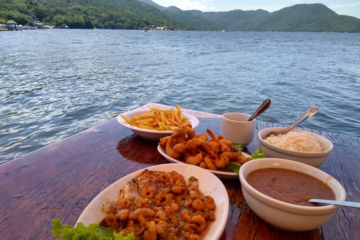 Navigate the local culture of Costa da Lagoa