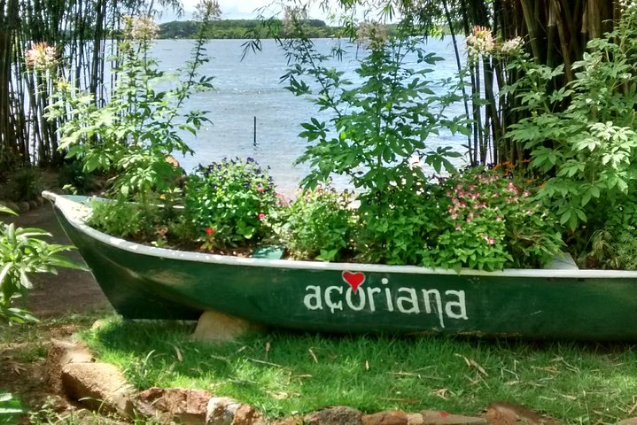 Navigate the local culture of Costa da Lagoa