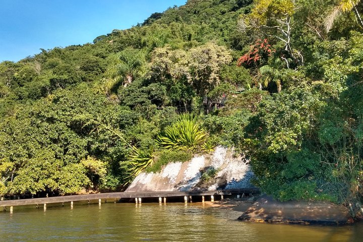 Navigate the local culture of Costa da Lagoa