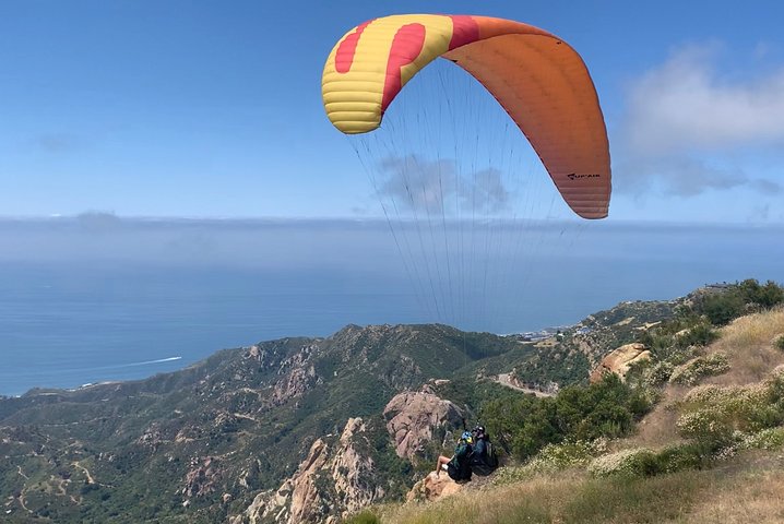 Tandem Paragliding flight with instructor in Malibu