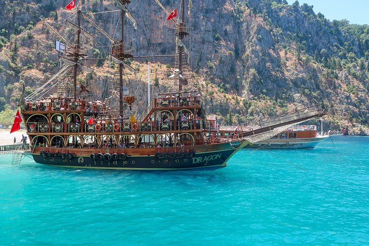 Fethiye: Ölüdeniz Pirate Boat with Swim Stops incl. Lunch