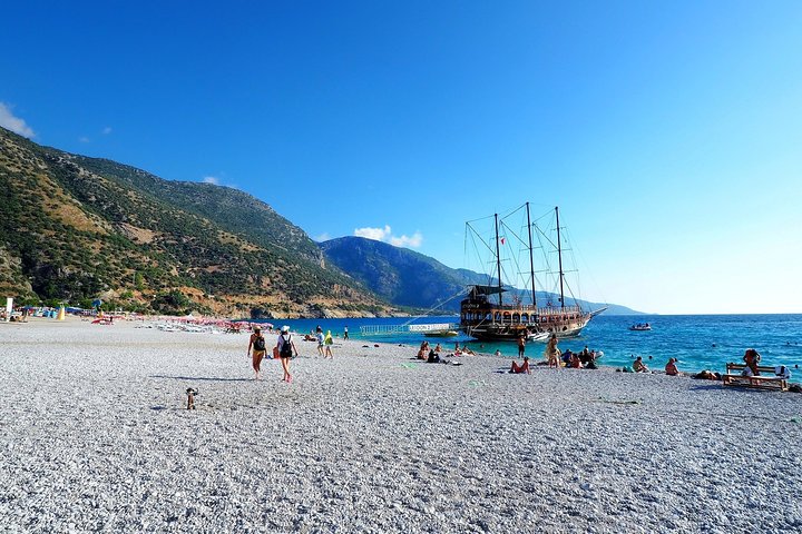 Fethiye: Ölüdeniz Pirate Boat with Swim Stops incl. Lunch