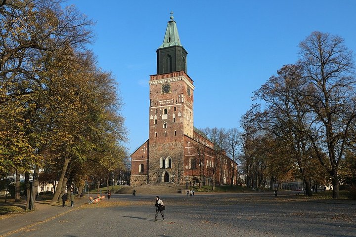 Historic Turku Private Walking Tour – Cultural Heritage