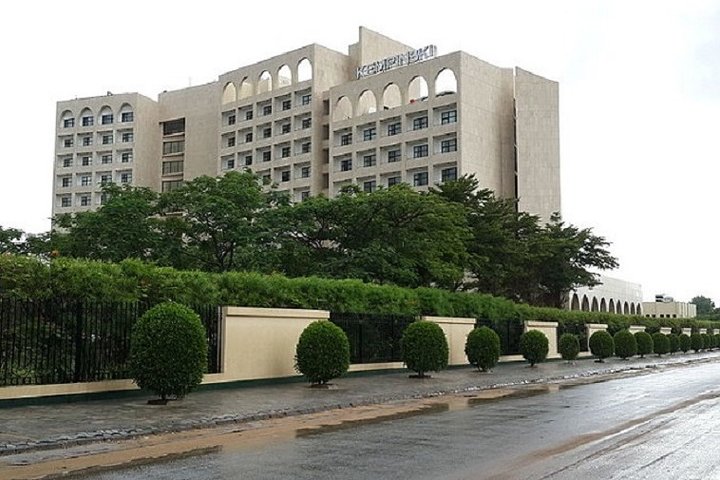 N'DJAMENA - 4x4 car rental with driver