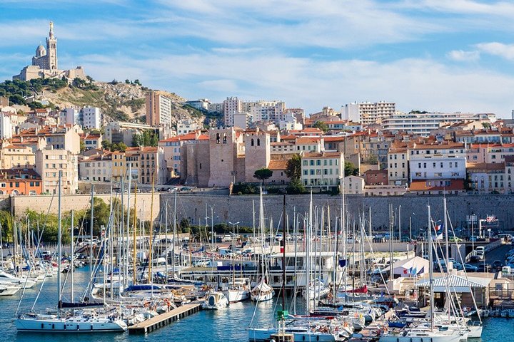 Private Transfer: MRS Airport to Marseille in Luxury Van