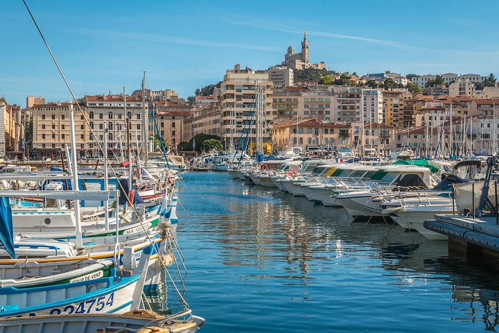 Private Transfer: MRS Airport to Marseille in Luxury Van