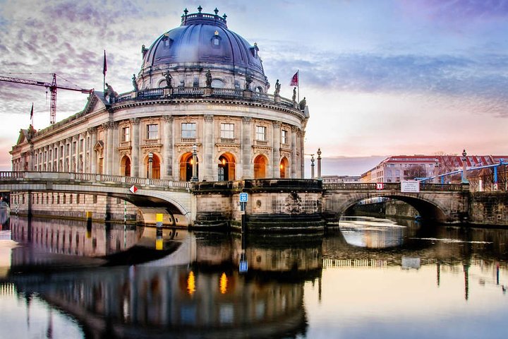 Private Transfer: Brandenburg Airport BER to Berlin by Luxury Van