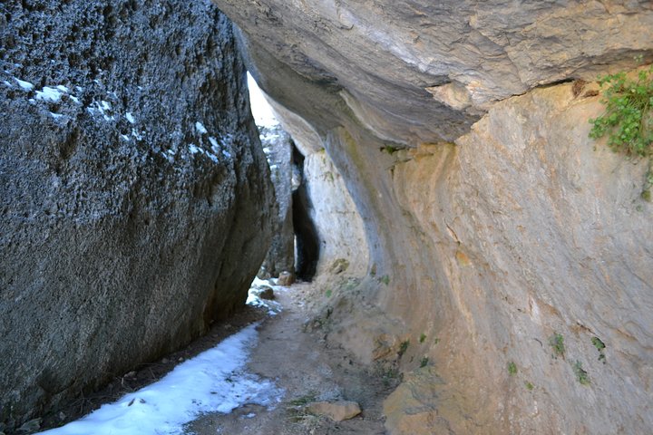 Enchanted City, Laguna de Uña and Ventano del Diablo