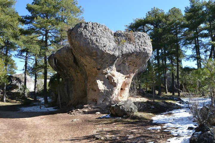 Enchanted City, Laguna de Uña and Ventano del Diablo