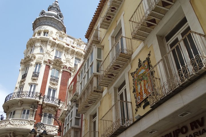 Private 4-hour walking tour of Cartagena with official tour guide