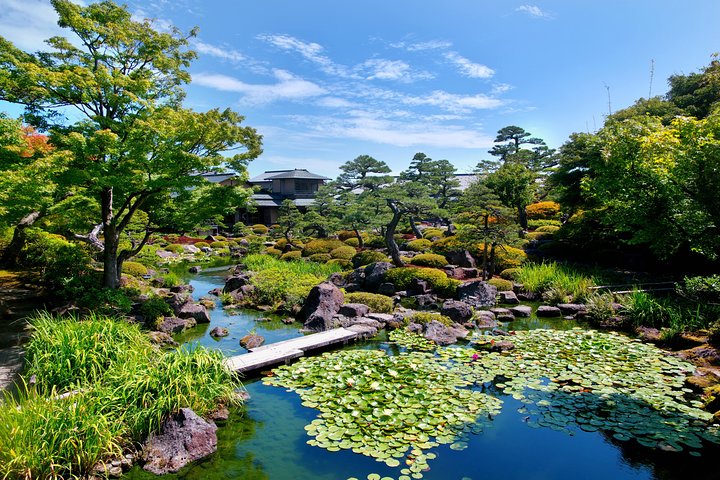 Private Romantic Walking Tour In Matsue