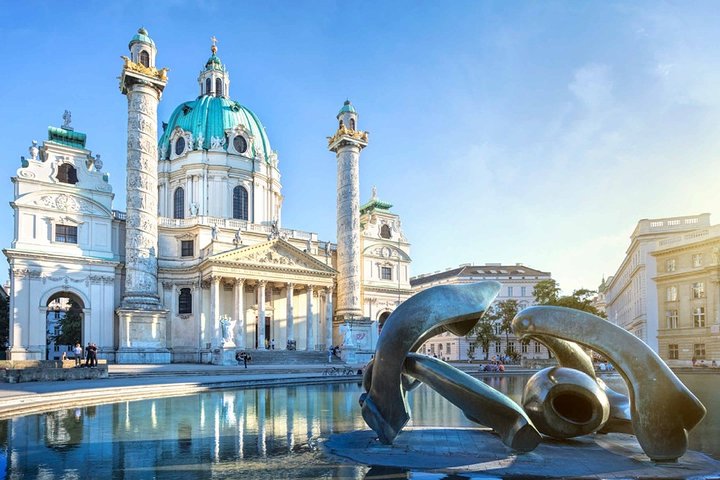 Airport Transfer: Vienna Airport VIE to Vienna by Luxury Car