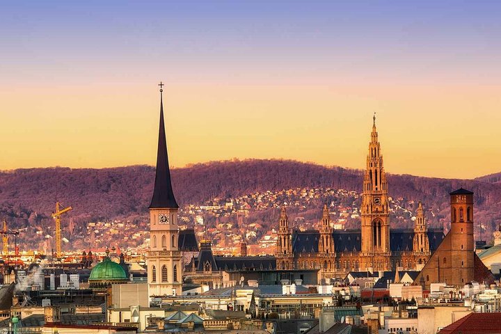 Airport Transfer: Vienna Airport VIE to Vienna by Luxury Car