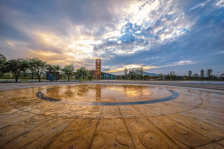 Private Day Tour to Niushoushan Cultural Park in Nanjing