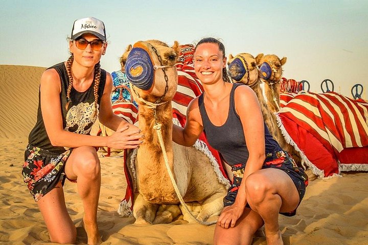 Abu Dhabi: Desert Safari with BBQ, Camel Ride & Sandboarding