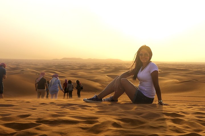 Abu Dhabi: Desert Safari with BBQ, Camel Ride & Sandboarding