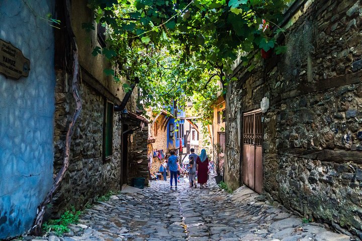 Private Romantic Cultural Walk in Historic Bursa