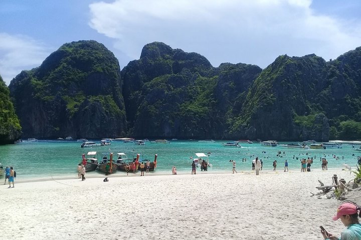 Phi Phi Islands Speedboat Full-Day Tour from Phuket +Buffet Lunch