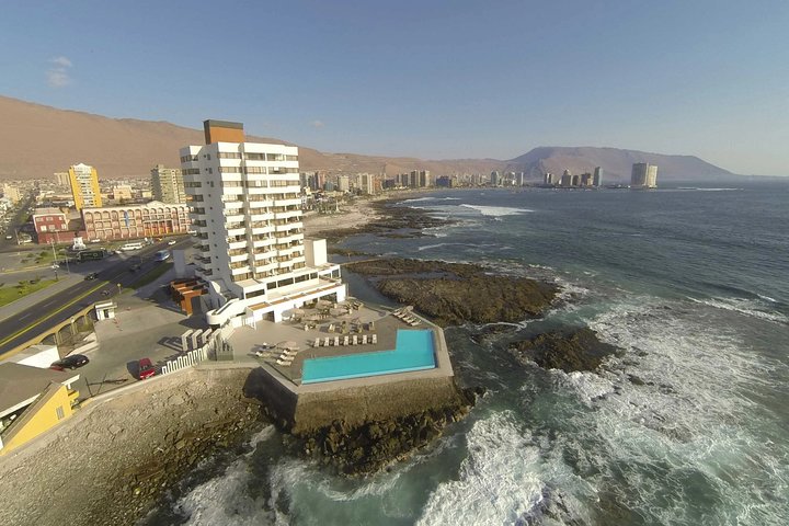 Shuttle shared service: from Iquique Airport to the city
