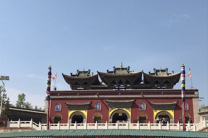 Private Day Tour to Kumbum Monastery, Dongguan Mosque in Xining from Lanzhou