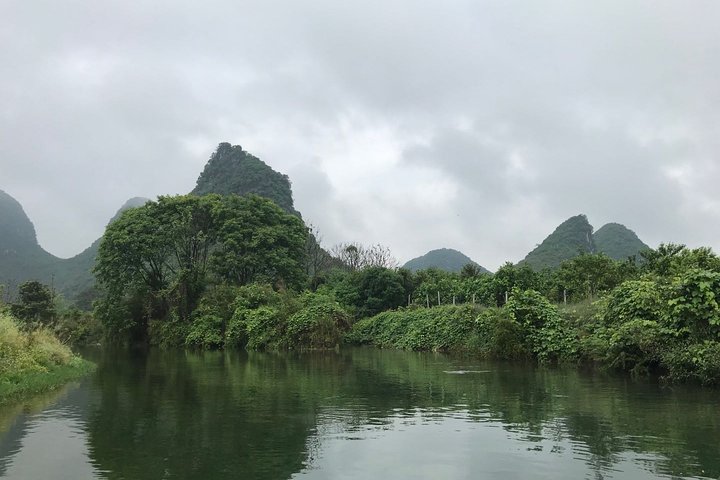 Private Day Tour to Yangshuo from Guilin: Yulong River, Li River Boat and More