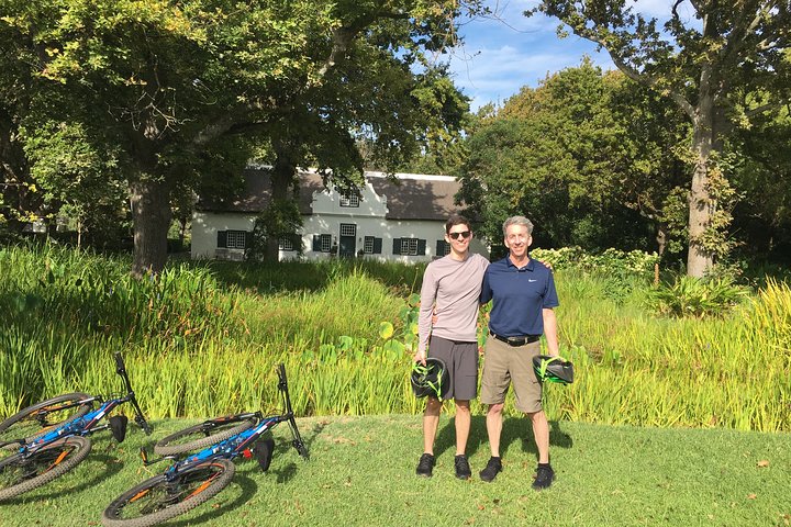 Franschhoek Sip & Cycle Experience Half Day - Private Tour