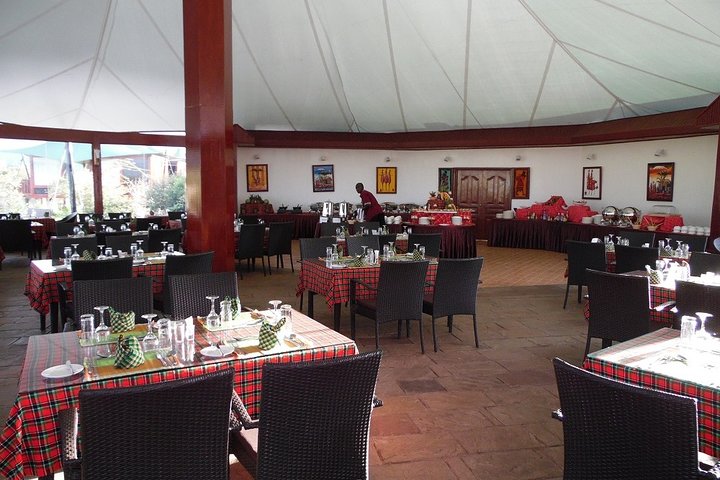 4 Days, 3 Nights Safari – Lake Nakuru and Maasai Mara Safari