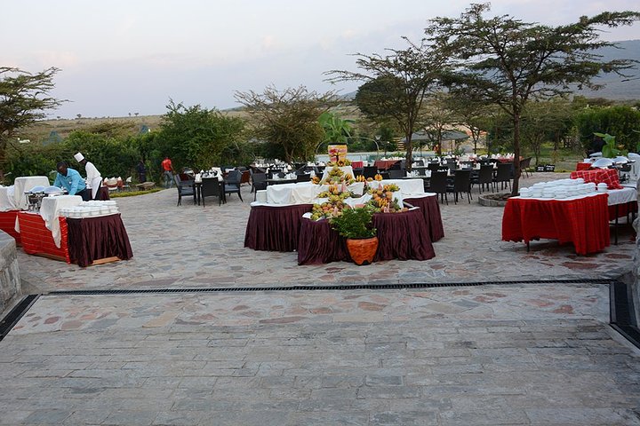 4 Days, 3 Nights Safari – Lake Nakuru and Maasai Mara Safari