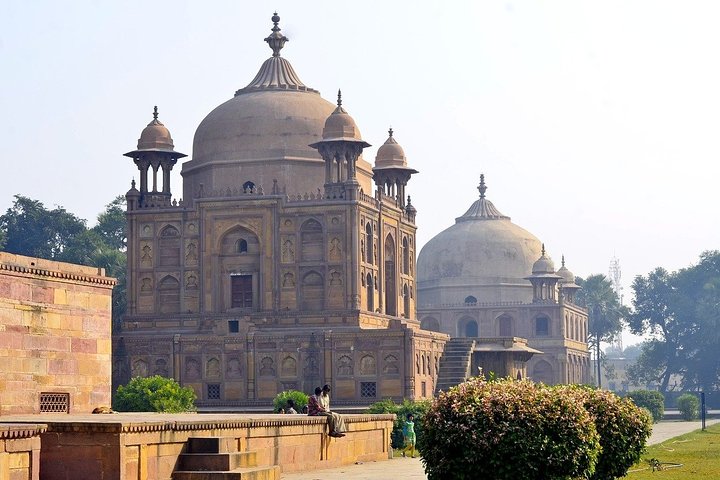 Romantic tour in Allahabad