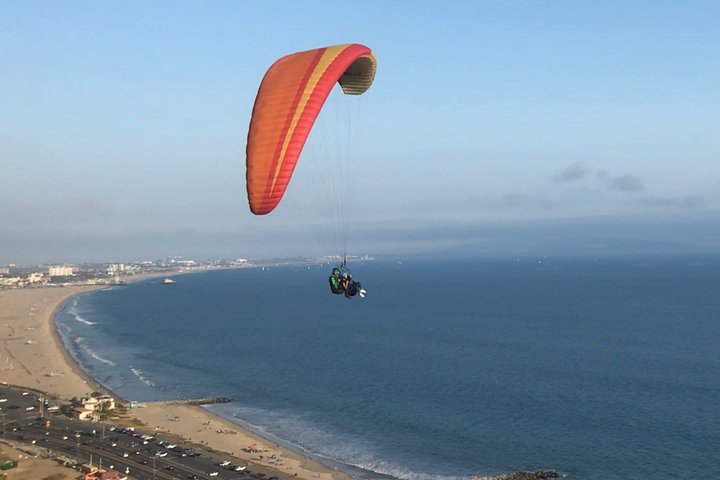 Tandem Paragliding flight with instructor in Malibu