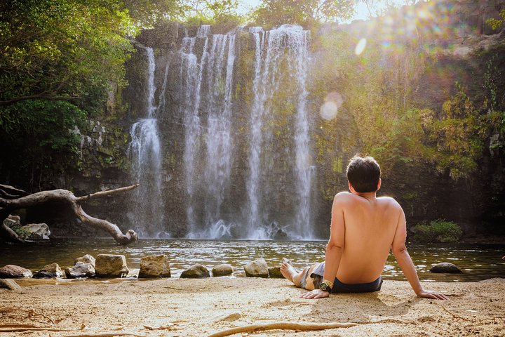 Rio Celeste Hiking, Sloth Sanctuary & Llanos de Cortes Waterfall Tour