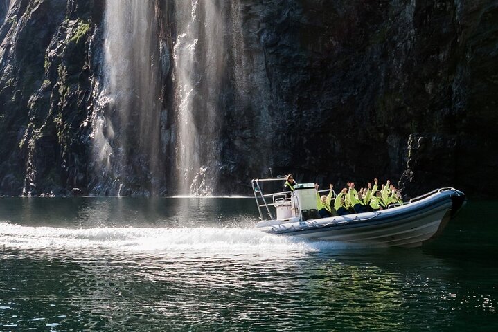Geiranger: RIB Fjordsafari Geirangefjord