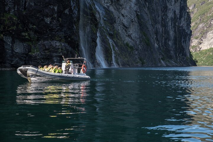 Geiranger: RIB Fjordsafari Geirangefjord