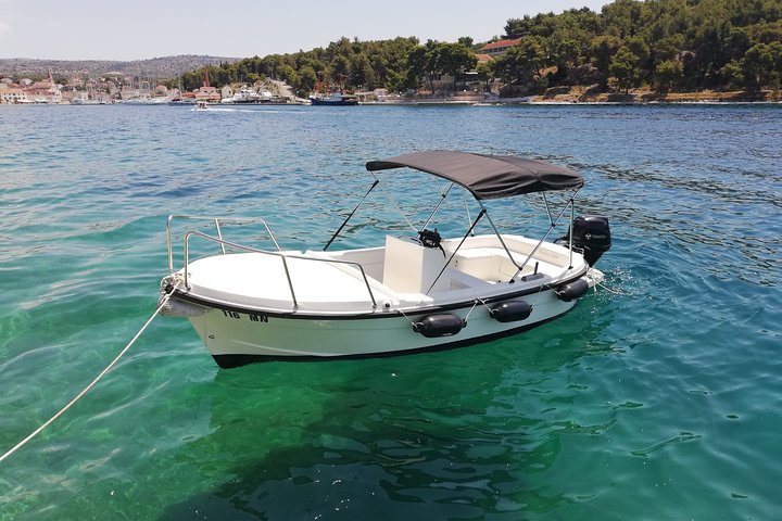 Explore by Betina boat West side of island Brac and Bobovisca