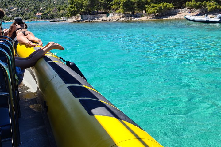 Blue cave & Hvar, 5 islands speed boat tour, luxuy seats in shade