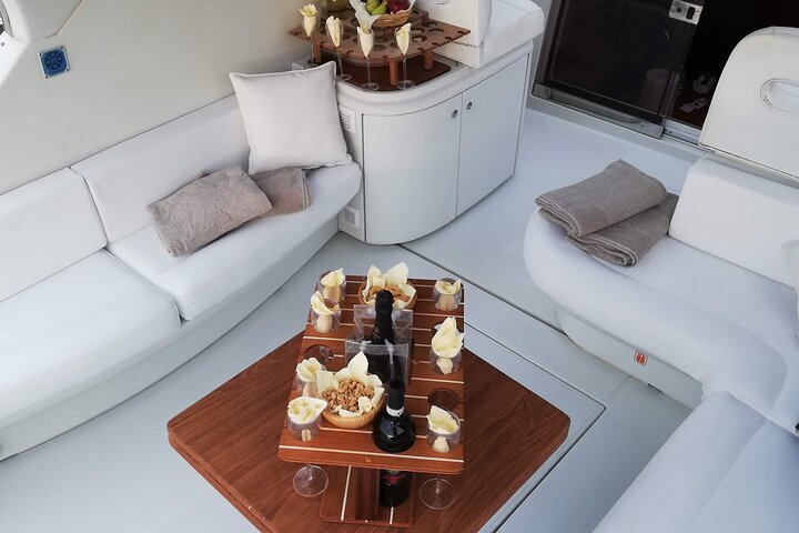 Private Cruise to Ischia and Procida - Yacht 40'